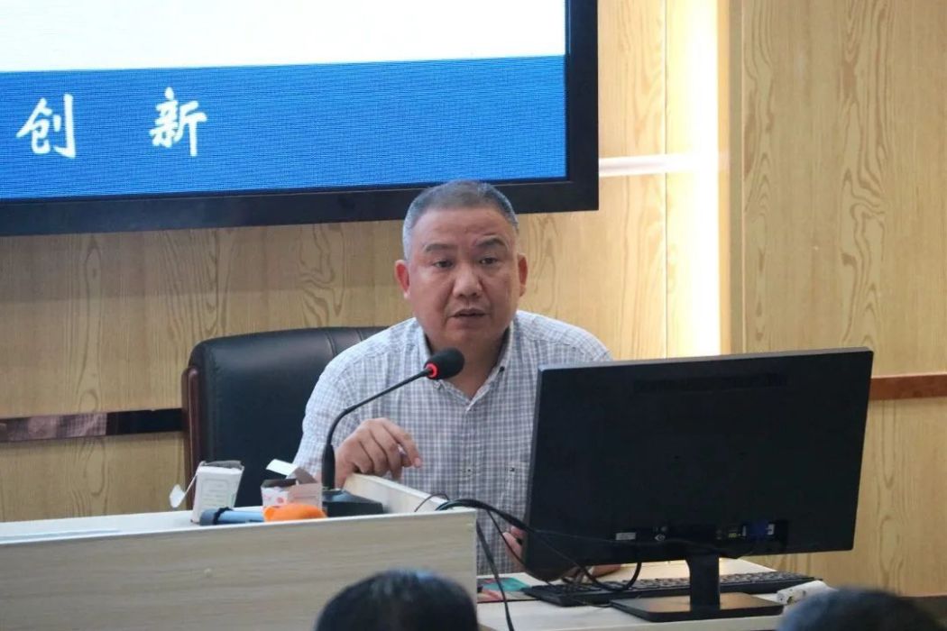 許根華(湖南省長沙市瀏陽市第一中學校長助理) 許根華(湖南省長沙市瀏陽市第一中學校長助理)