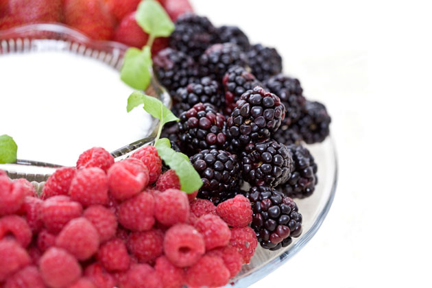 三莓(漿果草莓、樹莓和紫莓的合稱)