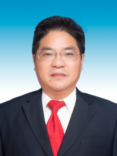 余濤(安福縣黨工委委員、教學研究與體育發展服務中心主任) 余濤(安福縣黨工委委員、教學研究與體育發展服務中心主任)