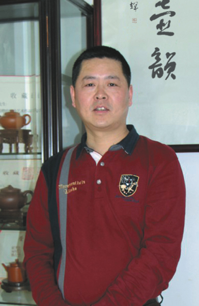陳國宏(江蘇省陶瓷藝術名人、高級工藝美術師)