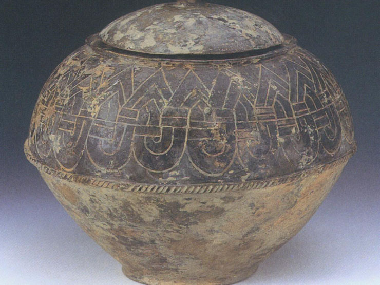 新石器崧澤文化黑陶刻紋蓋罐