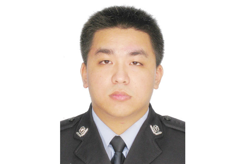 李志(廣西貴港市平南縣公安局刑事偵查大隊原四級警長) 李志(廣西貴港市平南縣公安局刑事偵查大隊原四級警長)