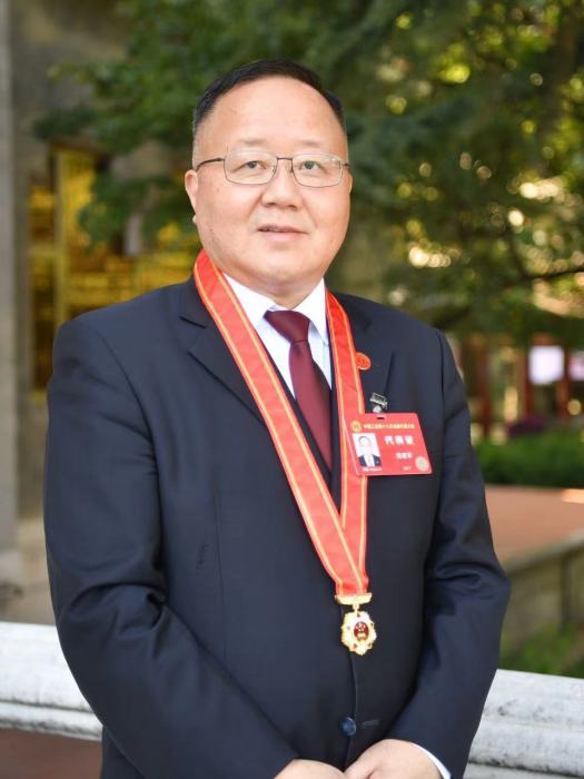 潘建軍(曾任光明食品(集團)有限公司工會主席。) 潘建軍(曾任光明食品(集團)有限公司工會主席。)