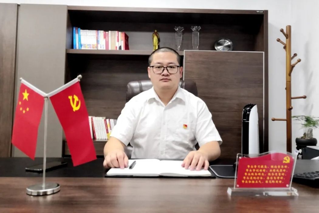 許波(廣東煤炭地質局廣州分公司黨支部書記) 許波(廣東煤炭地質局廣州分公司黨支部書記)