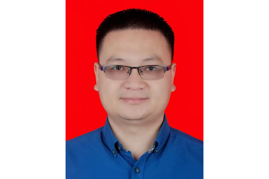 張翔(湖南碳康生物科技有限公司董事長兼總經理、博導、長沙市第五批高精尖人才) 張翔(湖南碳康生物科技有限公司董事長兼總經理、博導、長沙市第五批高精尖人才)