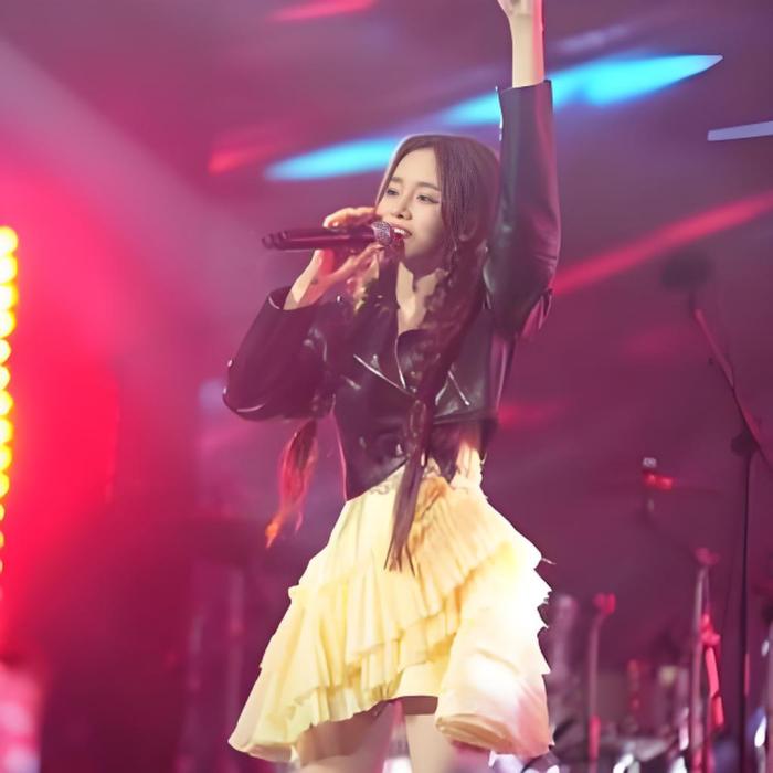 戴羽彤FM 戴羽彤FM