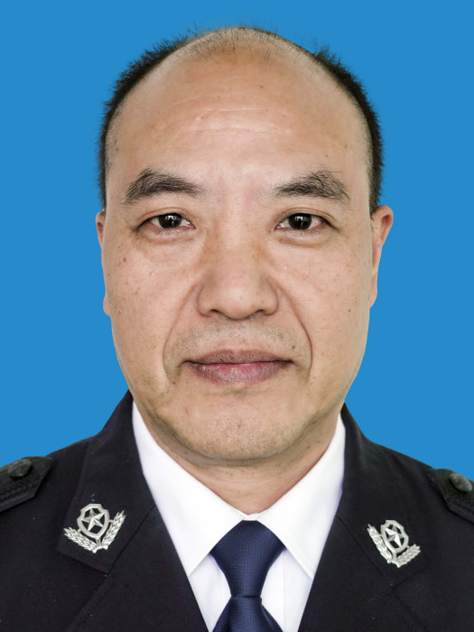 劉忠(重慶市忠縣公安局黨委委員、政治安全保衛大隊大隊長) 劉忠(重慶市忠縣公安局黨委委員、政治安全保衛大隊大隊長)