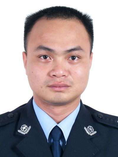 劉昌(廣西壯族自治區南寧市公安局武鳴分局黨委副書記、政治委員) 劉昌(廣西壯族自治區南寧市公安局武鳴分局黨委副書記、政治委員)