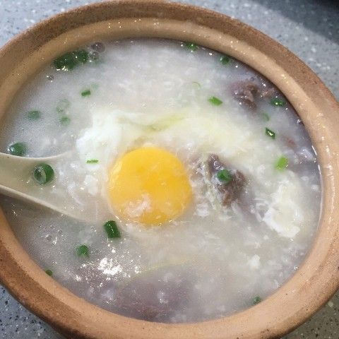 茶蛋牛肉粥 茶蛋牛肉粥