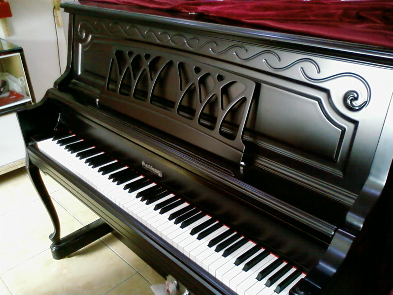 立式鋼琴