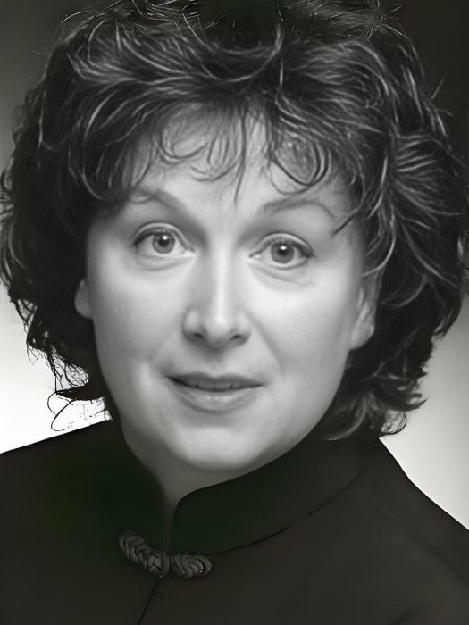 切莉爾·卡貝爾(Cheryl Campbell) 切莉爾·卡貝爾(Cheryl Campbell)