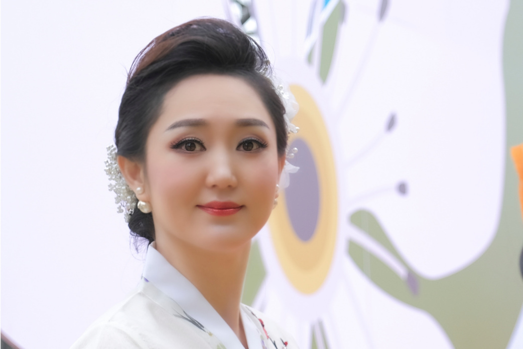 朴銀花(吉林省第十二屆政協委員、青年歌唱演員) 朴銀花(吉林省第十二屆政協委員、青年歌唱演員)