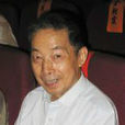 何齡修 何齡修