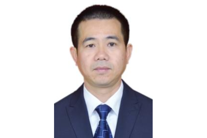 張永祥(福建省第十四屆人大代表,中國龍工控股有限公司行政總裁) 張永祥(福建省第十四屆人大代表,中國龍工控股有限公司行政總裁)