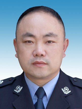 陳新華(四川省成都市大邑縣公安局黨委副書記、政委) 陳新華(四川省成都市大邑縣公安局黨委副書記、政委)