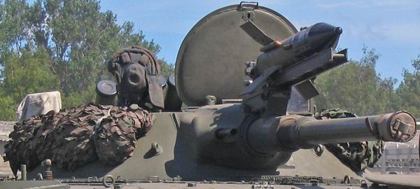 安裝在BMP-1步兵戰車上的AT-3反坦克飛彈