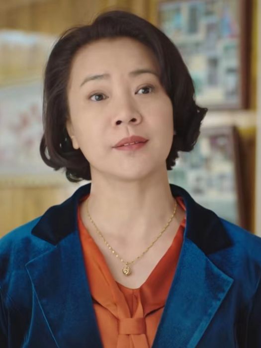 黃英(當代農村劇《老大夫小大夫》中的角色) 黃英(當代農村劇《老大夫小大夫》中的角色)