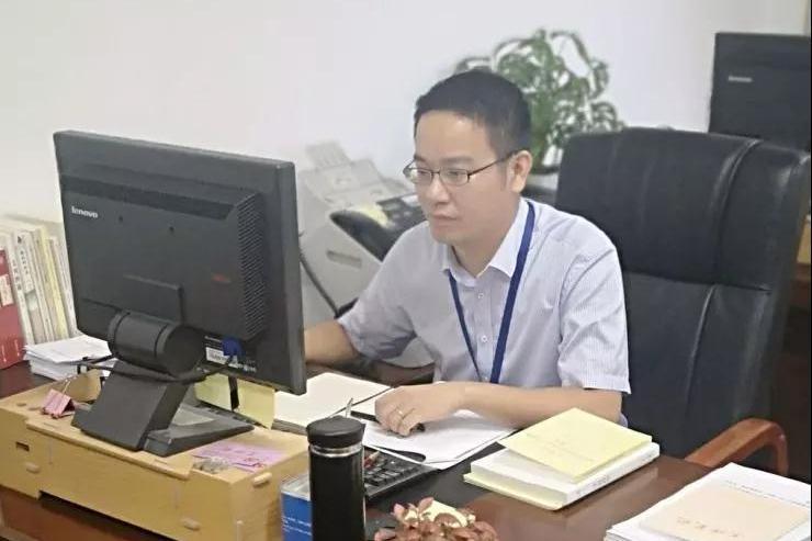 劉曉明(福建省紀委監委黨風政風監督室三級主任科員) 劉曉明(福建省紀委監委黨風政風監督室三級主任科員)