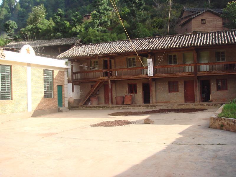 新龍廠村