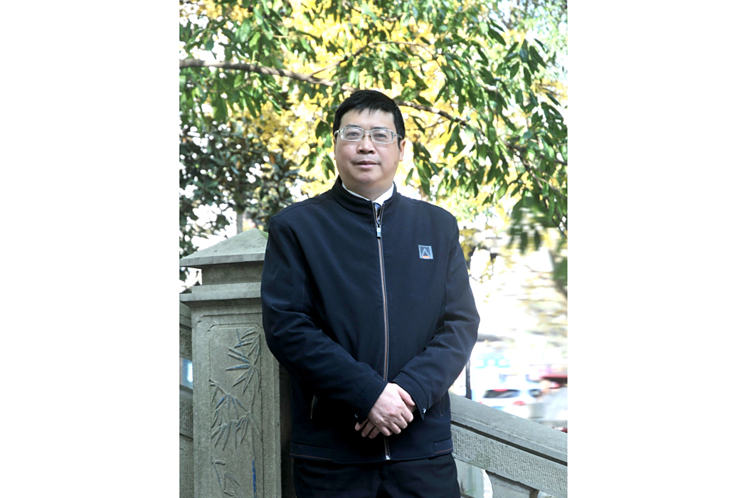 羅涌(中國作家協會會員) 羅涌(中國作家協會會員)