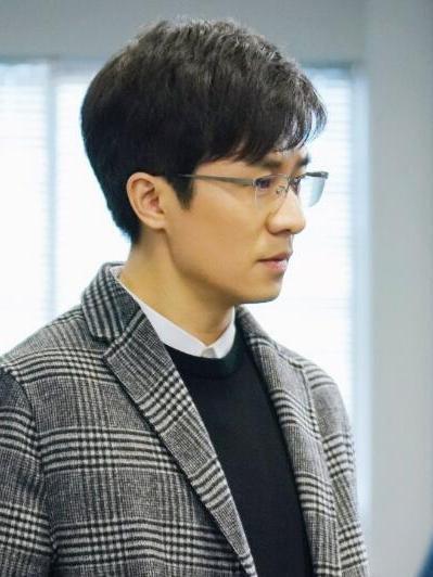 楊雨澤(電視劇《陽光之下》中的男性角色) 楊雨澤(電視劇《陽光之下》中的男性角色)