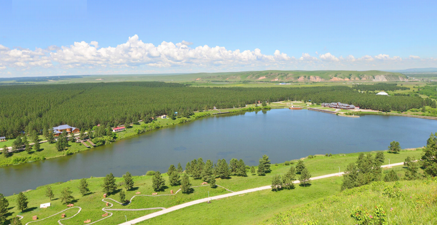 翠月湖(內蒙古呼倫貝爾市鄂溫克旗紅花爾基鎮翠月湖)