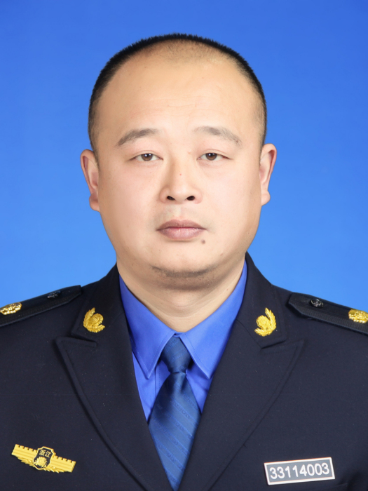 吳東(浙江省麗水市雲和縣交通運輸局黨組成員、郵政管理局副局長) 吳東(浙江省麗水市雲和縣交通運輸局黨組成員、郵政管理局副局長)