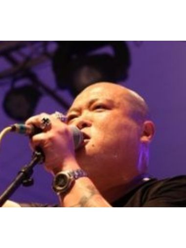 雷駿(蜜三刀樂隊主唱,北京朋克音樂節發起人) 雷駿(蜜三刀樂隊主唱,北京朋克音樂節發起人)