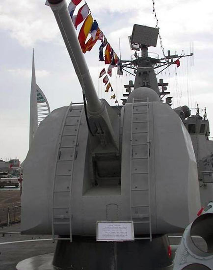法T100C緊湊型100毫米單管自動艦炮