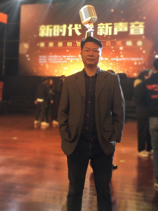 李志堅(詞曲作家、撰稿人) 李志堅(詞曲作家、撰稿人)
