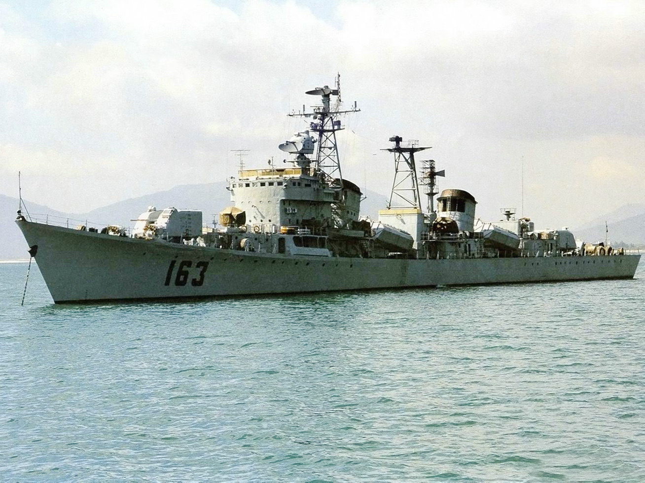 南昌號驅逐艦(051型驅逐艦，舷號163)