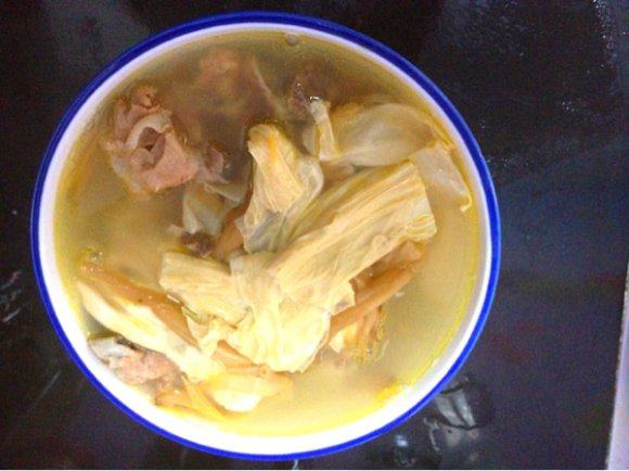 金針菜腐竹排骨湯
