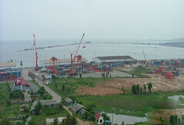 建設中的西哈努克港