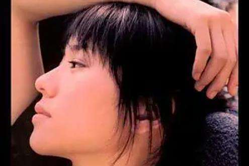 女明星(林嘉欣《午夜11:30的星光》專輯中的歌) 女明星(林嘉欣《午夜11:30的星光》專輯中的歌)