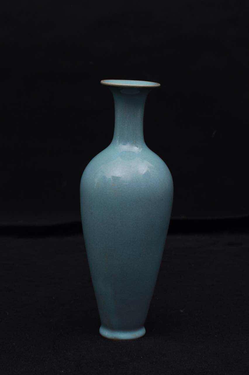 汝瓷天藍釉柳葉瓶