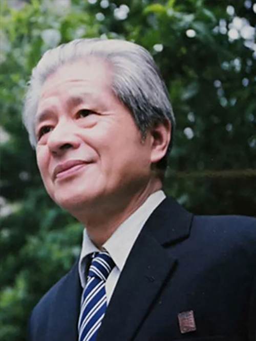 鄭朝(中國美術學院校史專家)