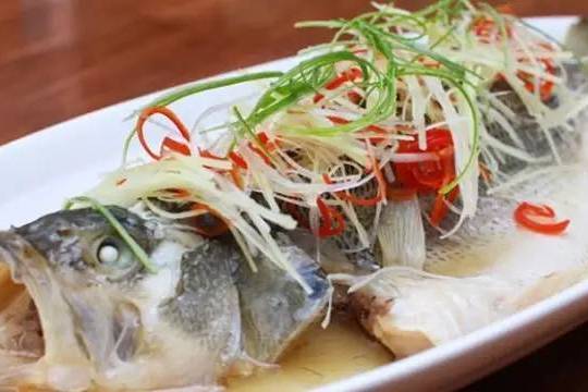 油淋鱸魚 油淋鱸魚