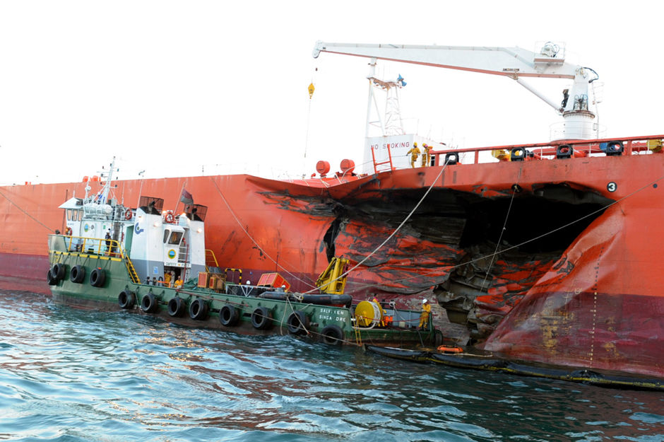 12·16新加坡海峽輪船相撞事故