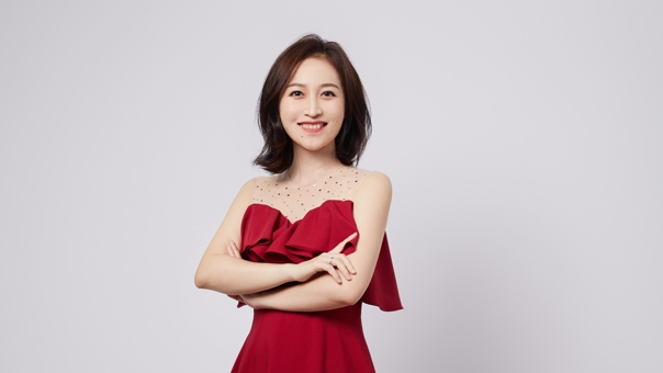 張婷婷(廣東廣播電視台南方購物頻道主持人) 張婷婷(廣東廣播電視台南方購物頻道主持人)