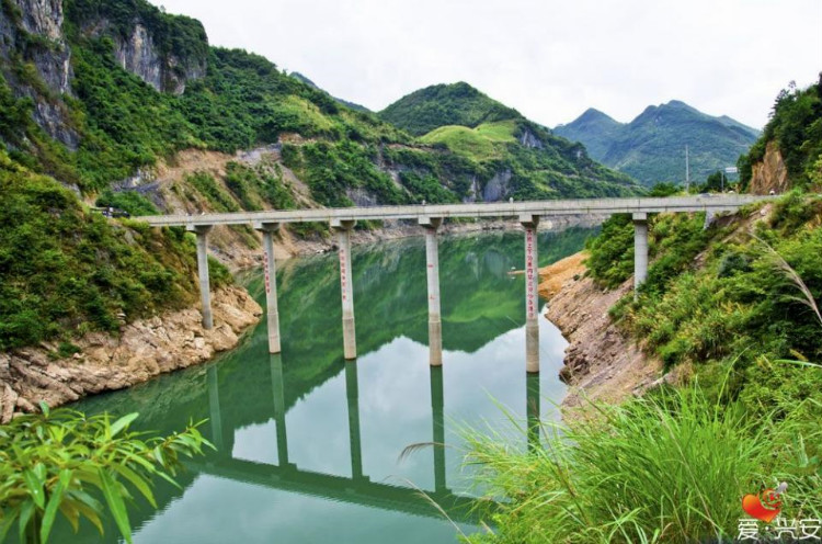 漠川河