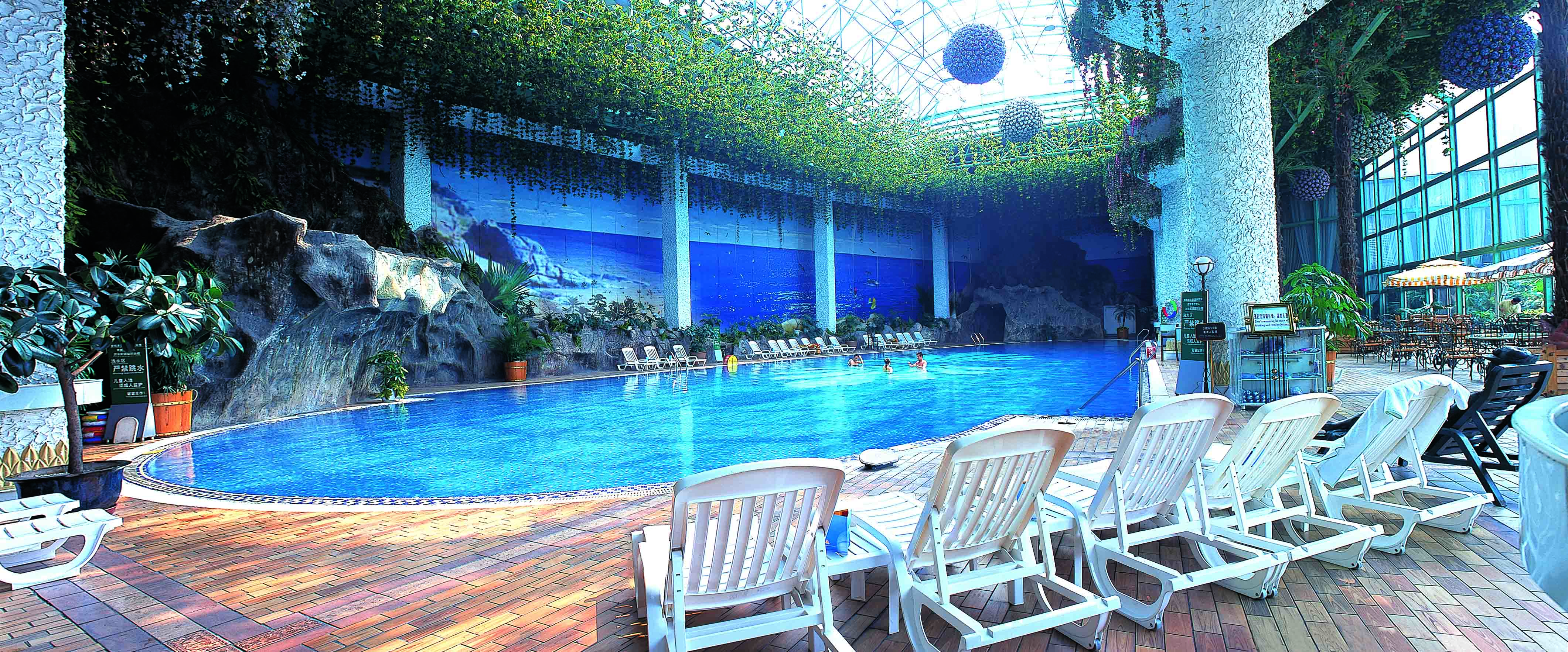 棕櫚泉游泳館