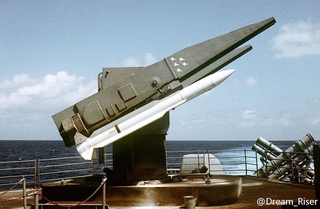CG-47艦尾飛彈發射架，不具備戰斧發射能力