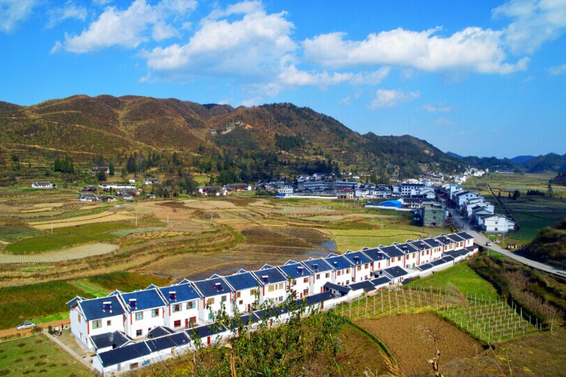 豐岩村(貴州省黔南甕安縣高水鄉下轄村) 豐岩村(貴州省黔南甕安縣高水鄉下轄村)