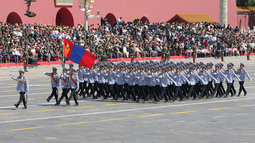 蒙古國軍隊代表參加反法西斯閱兵式
