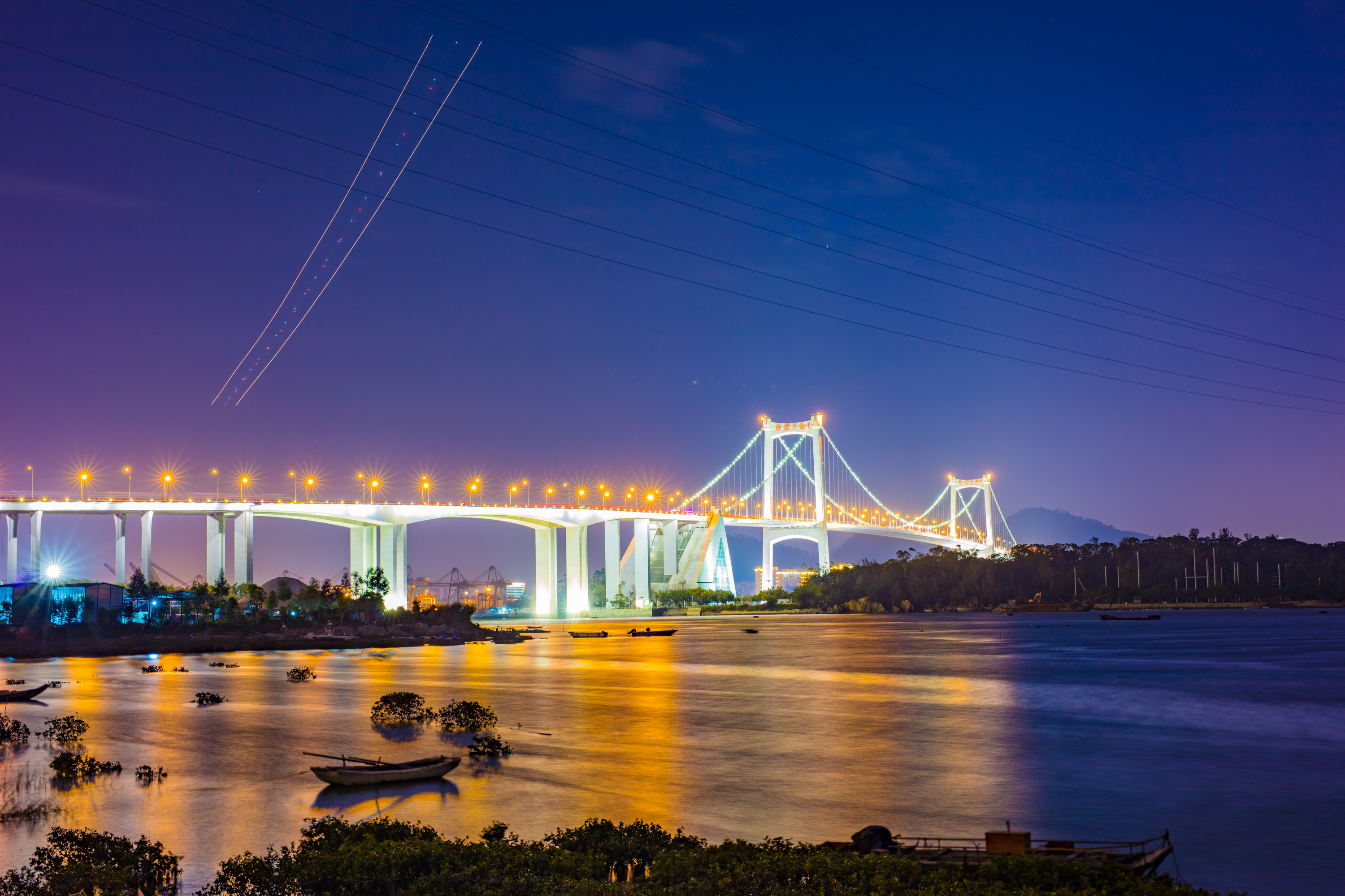 在海滄灣拍攝的海滄大橋夜景