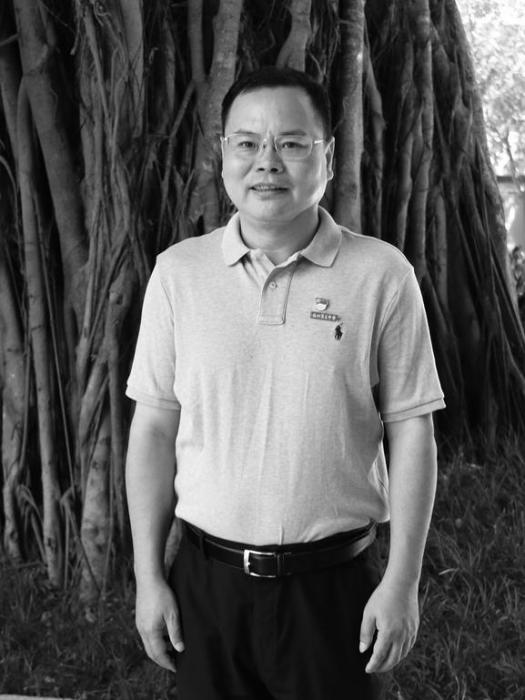陳煒(福建省福州第三中學原校長、黨委副書記) 陳煒(福建省福州第三中學原校長、黨委副書記)