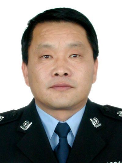 孟和(內蒙古自治區巴彥淖爾市公安局黨委委員、政治部主任) 孟和(內蒙古自治區巴彥淖爾市公安局黨委委員、政治部主任)