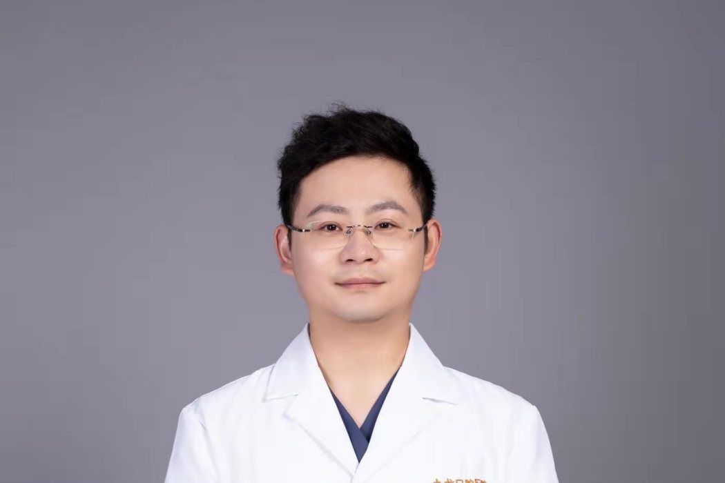 徐超(周山路九龍口腔門診部醫生) 徐超(周山路九龍口腔門診部醫生)