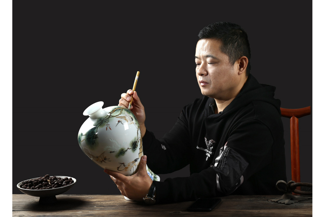 高維東(國家一級陶瓷設計師) 高維東(國家一級陶瓷設計師)