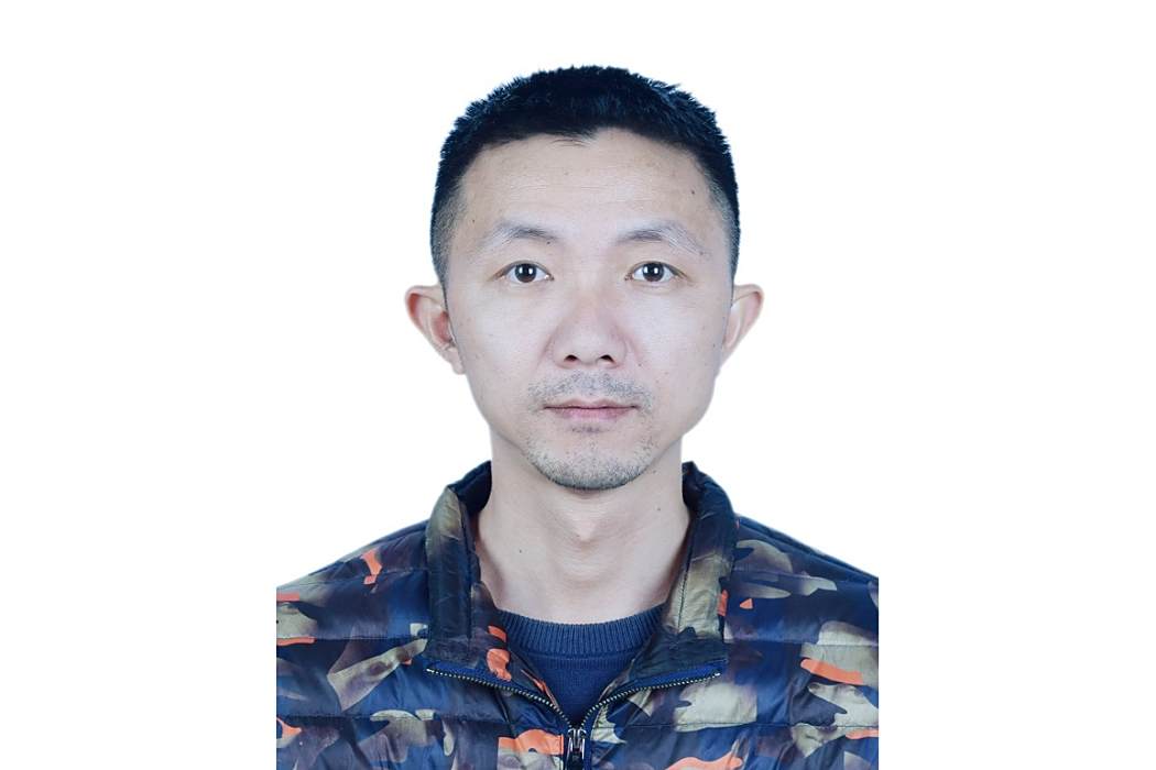 張達斌(福建省第十四屆人民代表大會代表、福建晉工機械有限公司主任工藝師) 張達斌(福建省第十四屆人民代表大會代表、福建晉工機械有限公司主任工藝師)